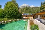 Exklusiver Bungalow in Sonnenlage mit Schwimmteich