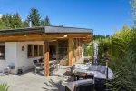 Exklusiver Bungalow in Sonnenlage mit Schwimmteich