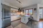 Sonnige Dachgeschoßwohnung mit Bergblick